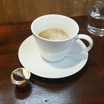 キッチン ブルー グローブ - ミルクを入れます