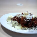 韓国料理 MUGEN - ヤンニョンチキン・・チキンは普通サイズが5個。思ったより量は少なめ。