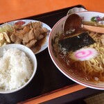 Ramen panda - 肉の生姜焼＋ラーメン＋半ライスセット！