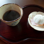 月うさぎ - 「博多雑煮セット」（1,180円）はアフターコーヒーとデザートも。