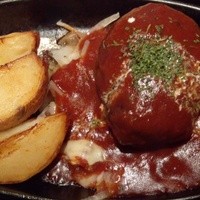 松阪牛WHAT'S 京都室町店 - 『松坂牛入り 鉄板ハンバーグ』（デミグラスソース）のアップ～♪(^o^)丿]