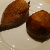フランス料理 ル・クール - クルミパンとソバ粉パン