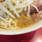 ラーメン二郎 - スープ