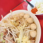 ラーメン二郎 - ラーメン少なめ＋ニンニク少し＋白ネギうずら