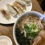 Mikou - 醤油ラーメンと餃子