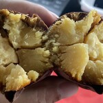 佐野製茶工場 - 料理写真:2024/03/11
焼いも 紅はるか 400g 520円 （130円/100g）
フルーツソース苺 800g 300円 ✳︎セール価格
