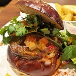 Luxe Burgers & Sunny'S Table - 