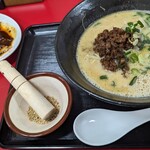 四川曹家　担担麺館 - 