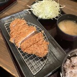 農村料理の店 もくもく - 厚切りロースかつ