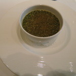 レストラン コバヤシ - カニのブイヨン　エストラゴン風味　ブロッコリーのニョッキと共に
      