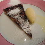 レストラン コバヤシ - りんご（紅玉）のタルト　フランス産バターの香り　ヴァニラアイスクリーム添え　
      