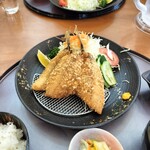 湯河原カンツリー倶楽部レストラン - アジフライ定食