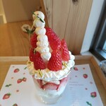 だしとおにぎり 一汁一飯 - 贅沢いちごのショートケーキパフェ