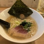 函館ブリ塩ラーメンと酒と肴 カモン - 