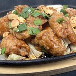 [Toritoraro] Hakata-style Teppan-yaki of marinated fried chicken