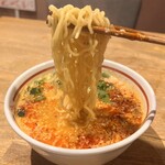 Sumibiyakinikuorusutazuhorumontombo - 牛豚鶏濃厚スープのホルモン担々麺1,089円