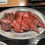 Wagyu U Yakiniku Jukusei O Otoro Gyuutan Kokusan Gyuu Horumon Date No Kura - 