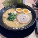 Yokohama Iekei Ramen Yuurakuya - 