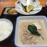 たけひろ - 白いすき焼にサバの焼き物