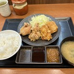 Karayama - 合盛り定食。759円。
