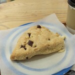 デトール ア ブルーエ 阪急三番街店 - スコーン(チョコダイス)