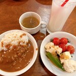 Kushiyaki Bisutoro Gaburi - サラダバー・ライス・スープが無料。月水金は『こだわりカレー』も食べ放題！