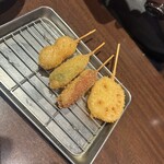 Shinsekai Kushikatsu Ittoku - うずら、ささみのしそ巻き、ウインナー、レンコン