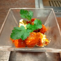 焼肉 じゅん - クリームチーズとミニトマトの自家製キムチ860円