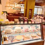 Saryou Siki Tsubakiya - 僕は友人の勧めで、桜木町のカフェに行ってみた。
                        ここは茶寮 SIKI TSUBAKIYA コレットマーレ店という、和の美しさを大切にしたお店だという。