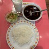 Deri - グリーンカシミールカレー（ライス半分）、ラッシー