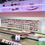 回転寿司みさき - 店内