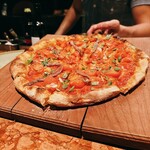 ザ ピッツァバー ON 38TH - マリナーラ(サンマルツァーノ種トマト、青森県にんにく、マジョラム、アンチョビ)