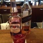 コーヒーハウス ニシヤ - クレーム・ド・カシスとブラック・ラベルのカクテル（720円）