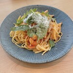 Fri Fre - ● Cランチ
                      小エビとアンチョビのトマトパスタ　¥1,200（税込）
                      スープ・サラダ・ドリンク付き