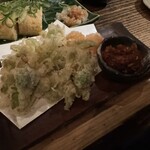 板蕎麦 香り家 - ふきのとうの天ぷら