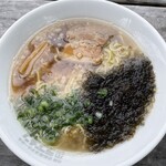 パーラー マギイ - けっこう具沢山ラーメンです。