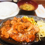 キッチン チェック - ポークソテー1100円