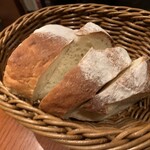 プント・テ - 自家製パンは買って帰りたくなる美味しさ