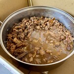 地鶏食堂 曲渕店 - 外で売られてますよ！種鶏の煮しめ１パック500円！