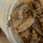 地鶏食堂 曲渕店 - 種鶏の煮しめ１パック500円　左