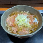そば くら富 - かけそば　本鰹枯れ節+本鰹荒節+昆布の出汁