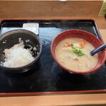 toro-ritonjirumeshiyaoshokudou - ご飯が余った。豚汁おかわり！