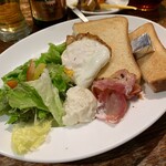 ニューヨークグランドキッチン - ベーコンエッグトーストプレート