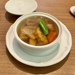 Chuugokuryouri Tourimi Chikami Shidamiten - ゴロゴロ野菜のスープサラダ