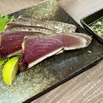 世界長 新開地直売所 - ヨコワのたたき 800円。