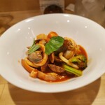 カジュアルフレンチBar 7FUKU - アサリとイカのトマト煮