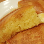 Hosotsuji-Ihee Tea House - 究極のパンケーキ（生地の断面、2014年1月）