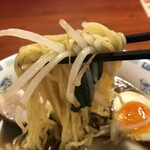 24時間 餃子酒場 - モヤシ、細麺