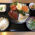 Nakazato - ハンバーグ定食　800円