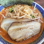 伏竜 - 赤ラーメン小（味噌、油とニンニク増し）＋トッピングチャーシュー